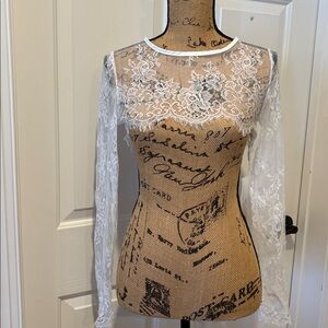 Elegant White Lace Long Sleeve Top